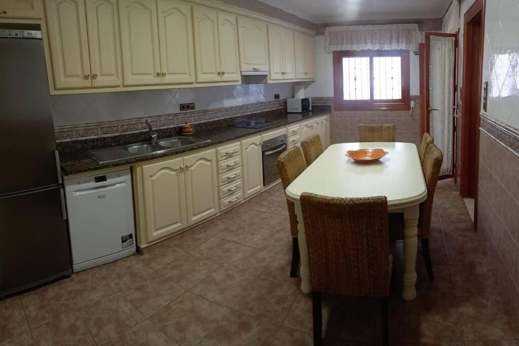 Casa Con Piscina Privada Villa บินารอส ภายนอก รูปภาพ